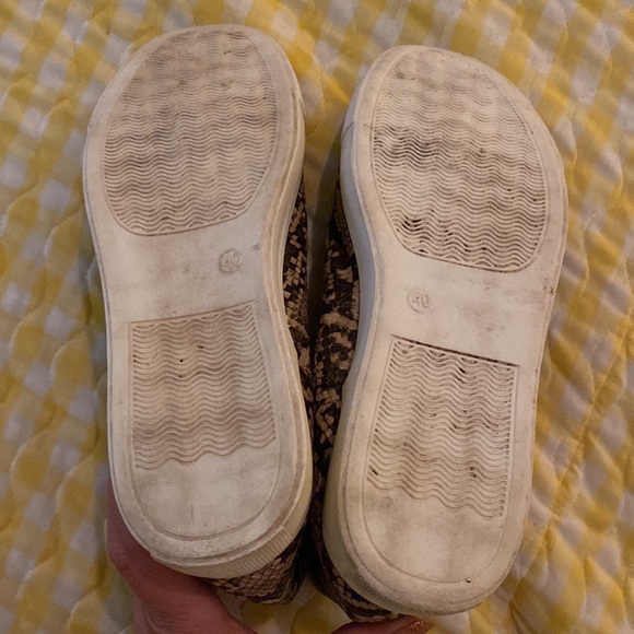 Pre-Owned Women’s Faux Snake-Skin Mid-Calf Boots. Unknown Brand. Size 40. - Picture 6 of 11